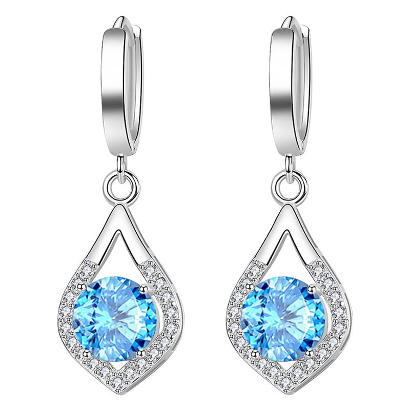 Long-style earrings with a ladylike touch